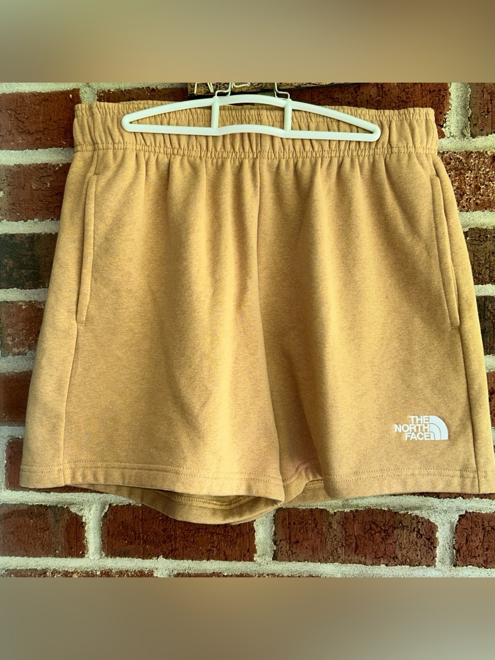 THE NORTH FACE LOGO WOMEN'S FLEECE SHORTS SZ LARGE TAN NEW